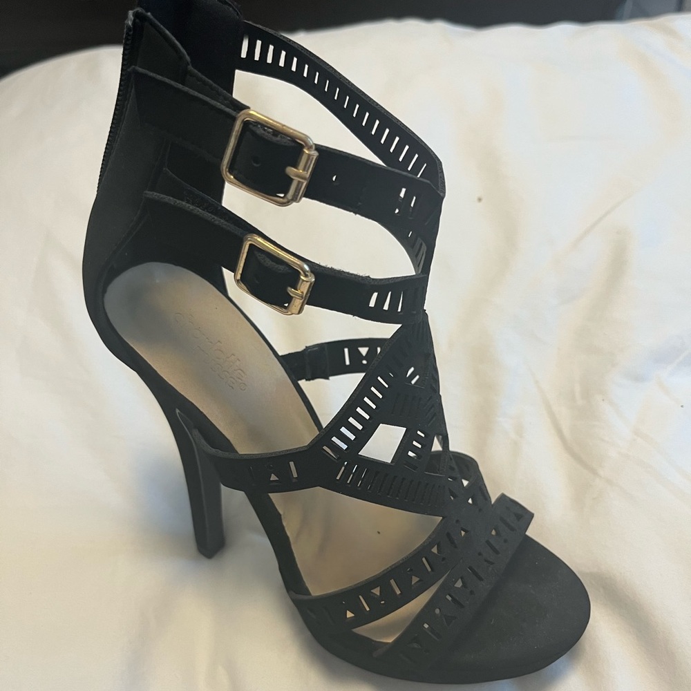 High heels with cutout detailing